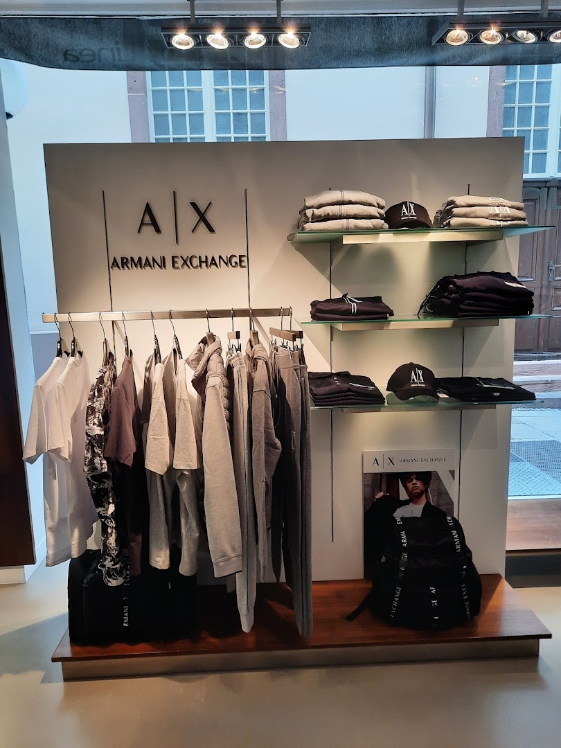 Originalaufnahme der Herrenmode-Auswahl bei REVOLUTION by Linea